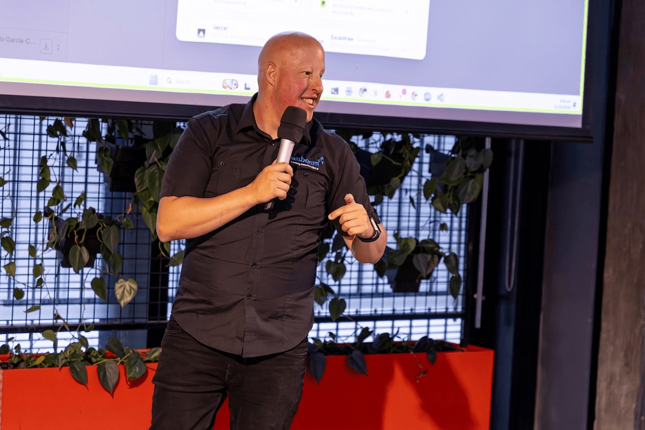Leo on stage at a Waboom workshop